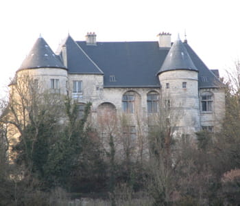 un parc, un logis et des remparts en mauvais état, montataire exige beaucoup