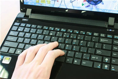 des touches plus petites, mais assez nettement séparées