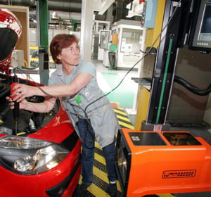 l'usine renault de flins produira des batteries pour voitures électrique.