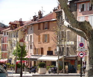 a gap, le prix du mètre carré atteint en moyenne 2 331 euros pour un