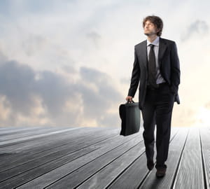 les personnes qui ne cessent de bouger sont accros au travail.