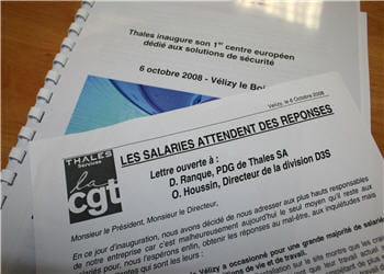 tract distribué par des salariés cgt devant l'entrée du site de vélizy le jour