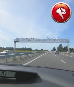 les 173 portiques destinés à la collecte de l'écotaxe devront être démantelés.