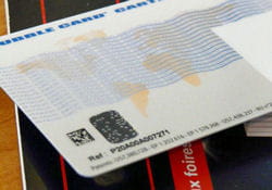 les micro bulles permettent d'identifier les documents, dont les cartes et ce