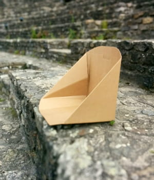 le t-siège, bientôt l'accessoire indispensable de tous les festivaliers ?