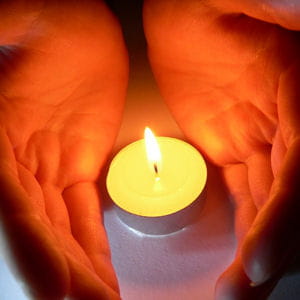 l'idée est une bougie dont il faut entretenir la flamme.