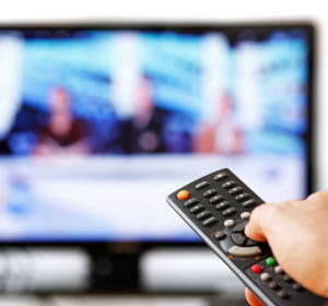 avec la tnt, la plupart des téléspectateurs sont passés de 5 à 18 chaînes