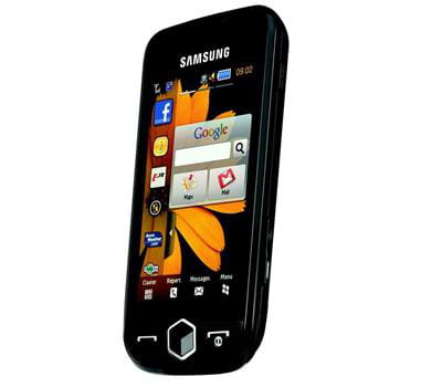 d'extérieur, le téléphone fait très sobre et ne se distingue pas