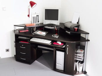 un bureau d'angle compact et logeable vous permettra de gagner de la place