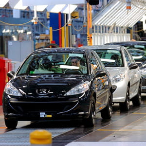ligne de production de la 206+ sur le site peugeot de mulhouse.