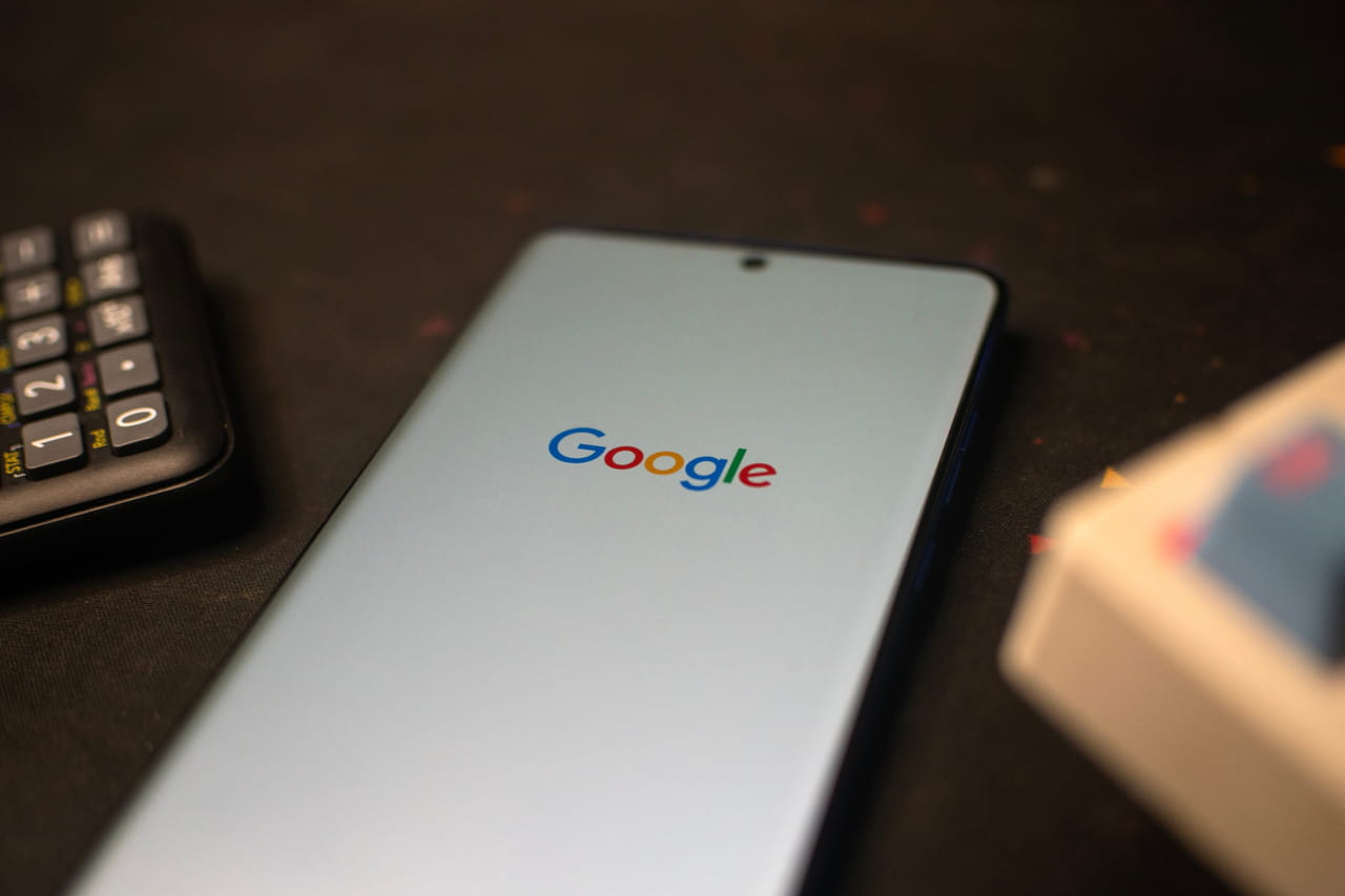 Google annonce avoir modifié sa méthode de rémunération de la presse après la saisie de l'Autorité de la concurrence par près de 300 titres français