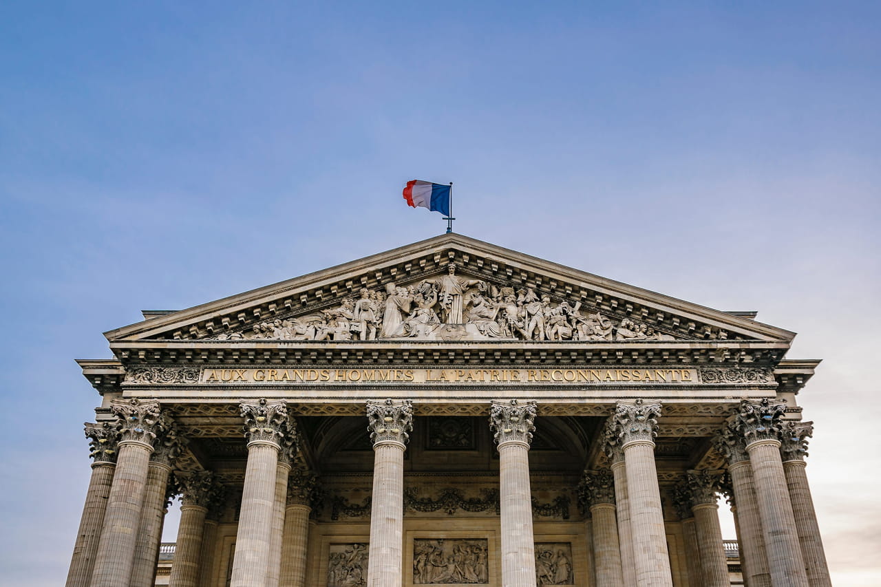 L'Assemblée nationale suspend les débats sur le budget de l'Etat face aux tensions politiques