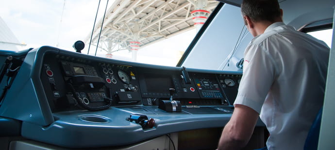 "Conducteur de train &agrave; la SNCF depuis 25&nbsp;ans, voici combien je gagne chaque mois"