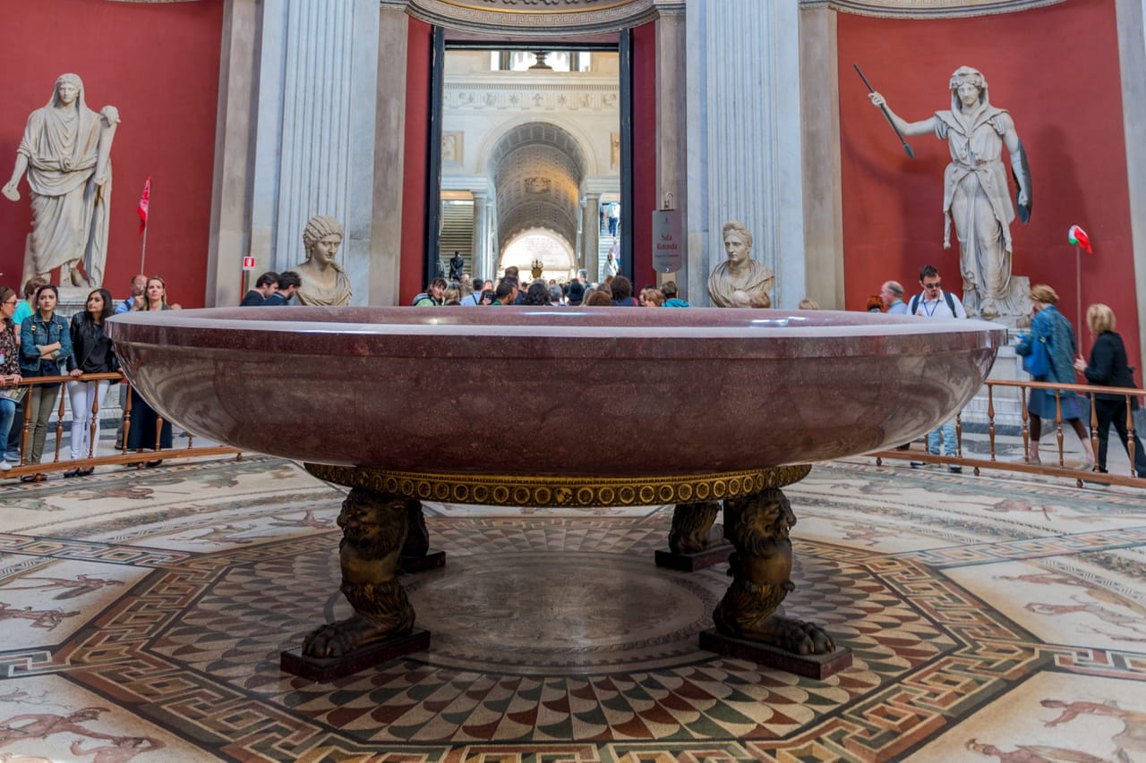 Cette baignoire coûte deux milliards de dollars et appartient à un empereur romain