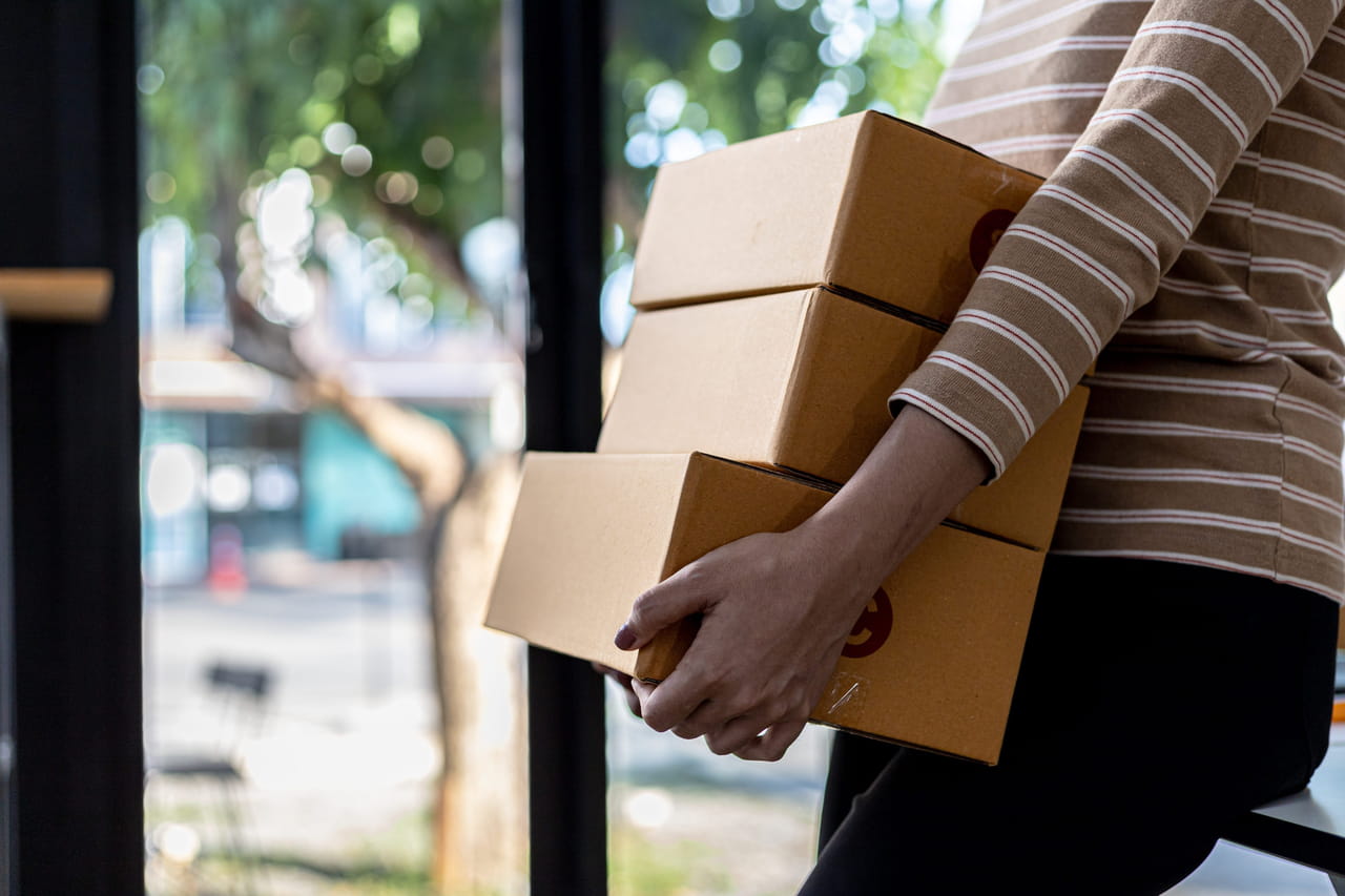 Le gouvernement français annonce la suspension, à compter du 1er juillet 2026, de la taxe de 2 euros sur les petits colis instaurée en mars