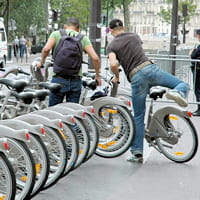 la station vélib de la rue lobeau, à paris. 