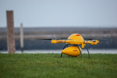 dhl paketkopter juist strand