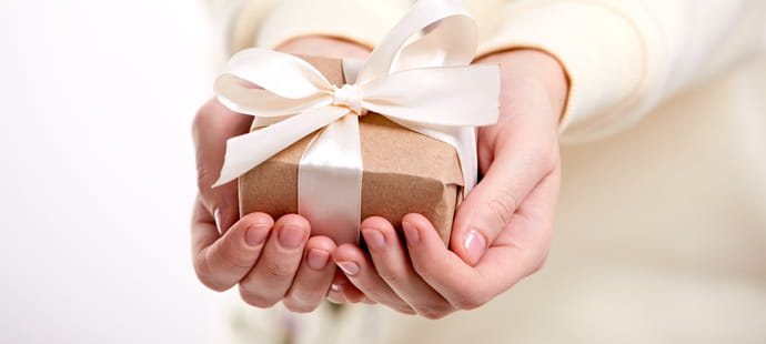 Ch&egrave;que cadeau&nbsp;: tout ce qu'il faut savoir pour les utiliser