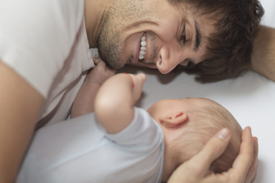 Открытка папе на день рождения. Мама папа и новорожденный. Рождение отца видео. С днём рождения папа от дочери. Рождение ребенка в семье.