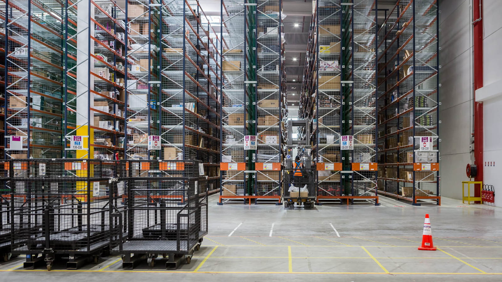 10 cellules de stockage de 600 mètres carrés
