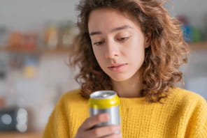 Finis les sodas, cette boisson p&eacute;tillante et sucr&eacute;e est la pr&eacute;f&eacute;r&eacute;e des ados mais trop en boire est dangereux pour la sant&eacute;