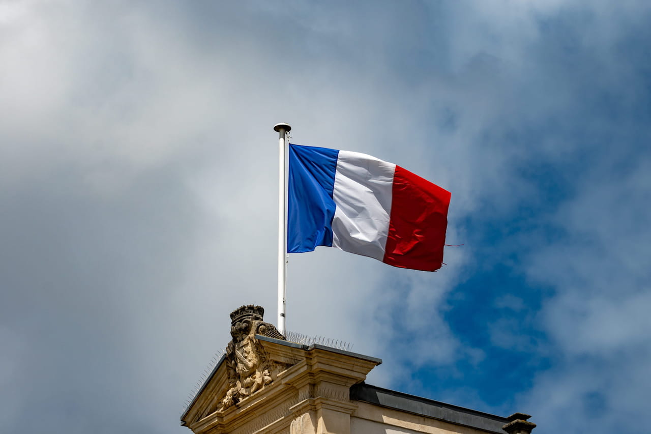 La cote de confiance d'Emmanuel Macron retombe à 22%, Sébastien Lecornu reste impopulaire
