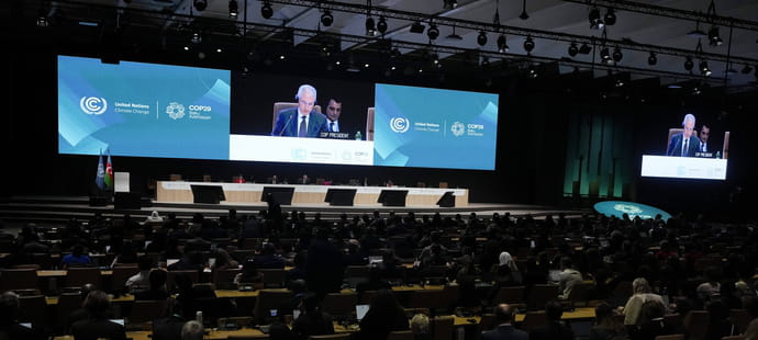 "On est bloqu&eacute;s"&nbsp;: la COP29&nbsp;peine &agrave; s'entendre sur un plan de financement