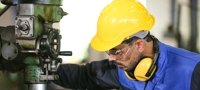 La production manufacturi&egrave;re fran&ccedil;aise recule de 1,1% en juin 2026