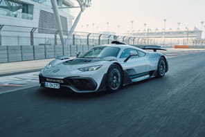 Cette Mercedes autoris&eacute;e pour la route est la premi&egrave;re &agrave; avoir un moteur de... Formule 1