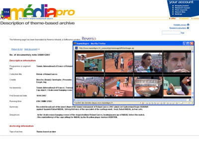 une fiche descriptive traduite en anglais accompagnant un contenu vidéo.