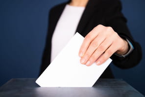 Yannick Jadot annonce soutenir "sans h&eacute;sitation" Rapha&euml;l Glucksmann pour la pr&eacute;sidentielle 2027