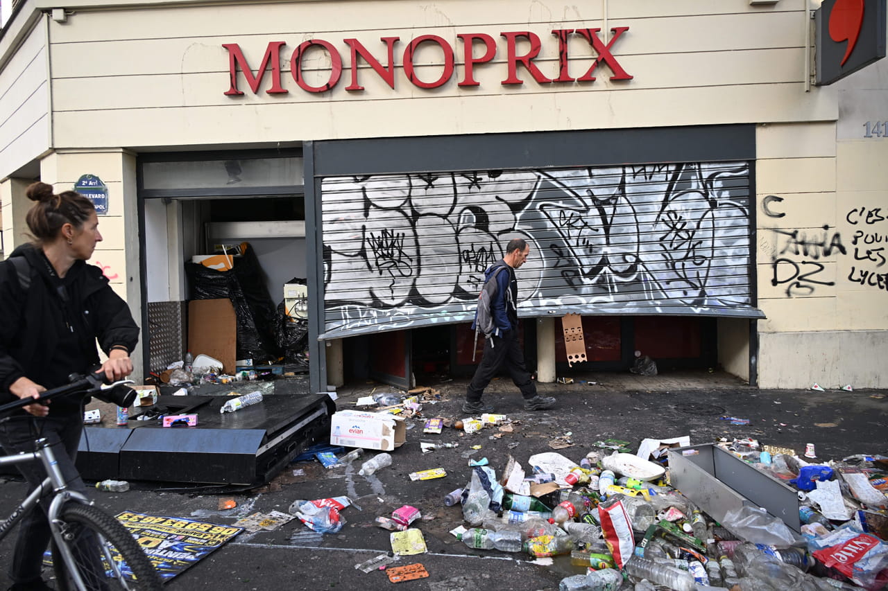 Les manifestations entraînent des pertes majeures pour plus de 2 500 commerces en France