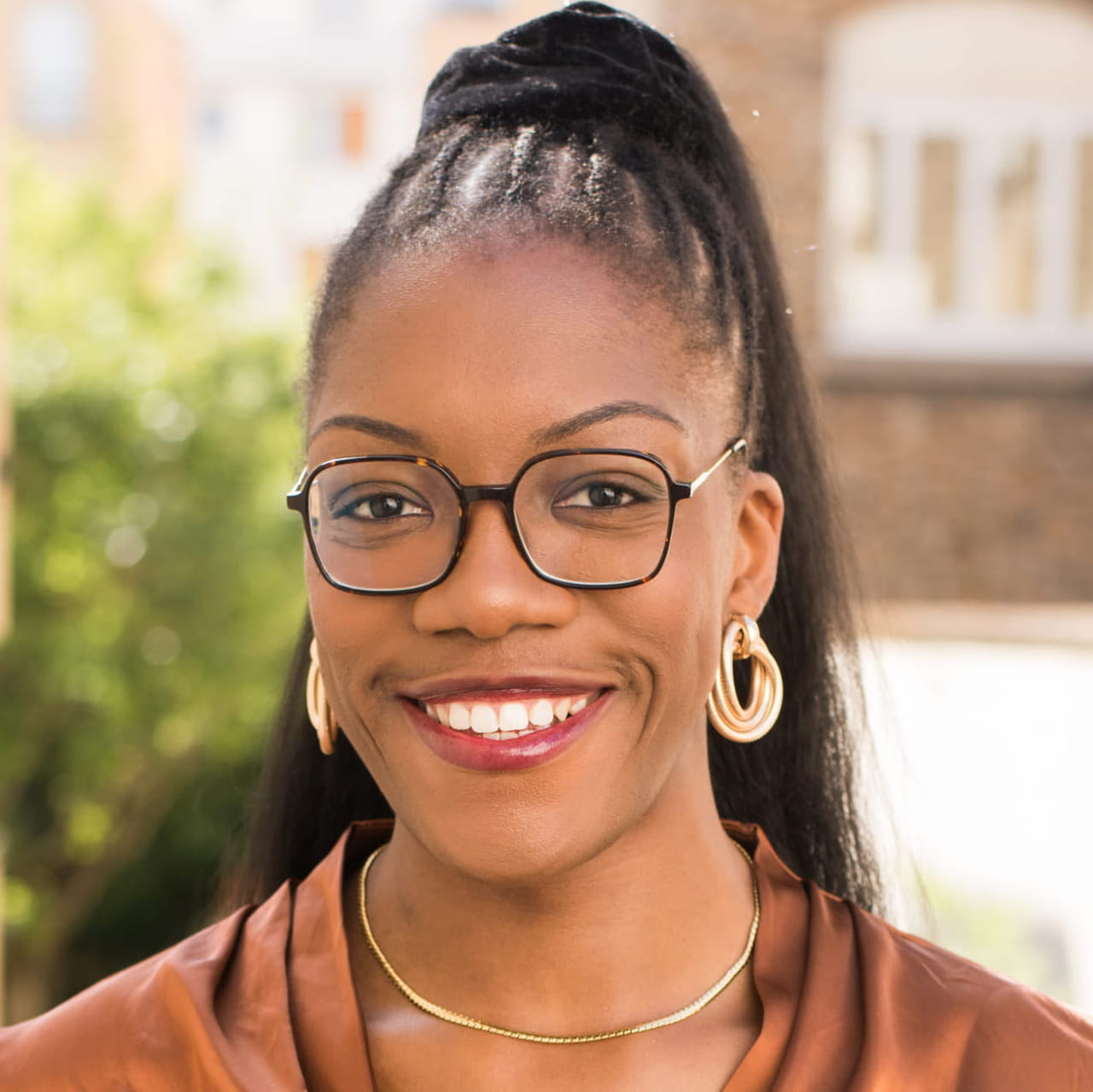 8 mars : Pourquoi une formation dans le numérique est-elle le meilleur tremplin entrepreneurial pour une jeune femme ?