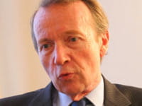 l'influence de michel pébereau sur le capitalisme français est confirmée par