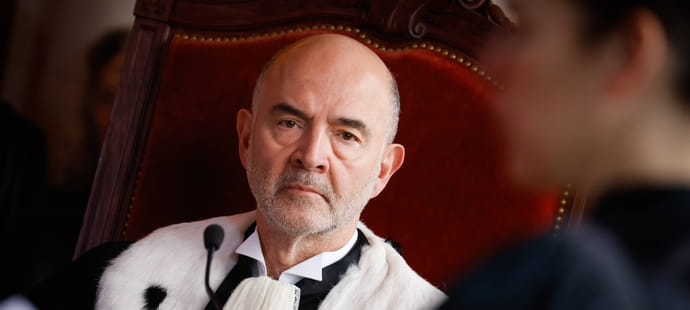 Censure du budget&nbsp;: pour Moscovici, la loi sp&eacute;ciale "n'est pas faite pour modifier le bar&egrave;me de l'imp&ocirc;t"