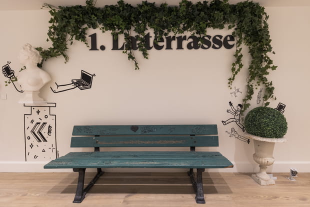 Des dessins d'Ivan Peev sur les murs