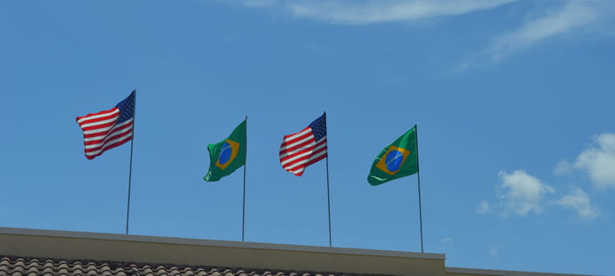 Les Etats-Unis s'appr&ecirc;tent &agrave; p&eacute;renniser de nouvelles surtaxes douani&egrave;res contre leurs principaux partenaires commerciaux