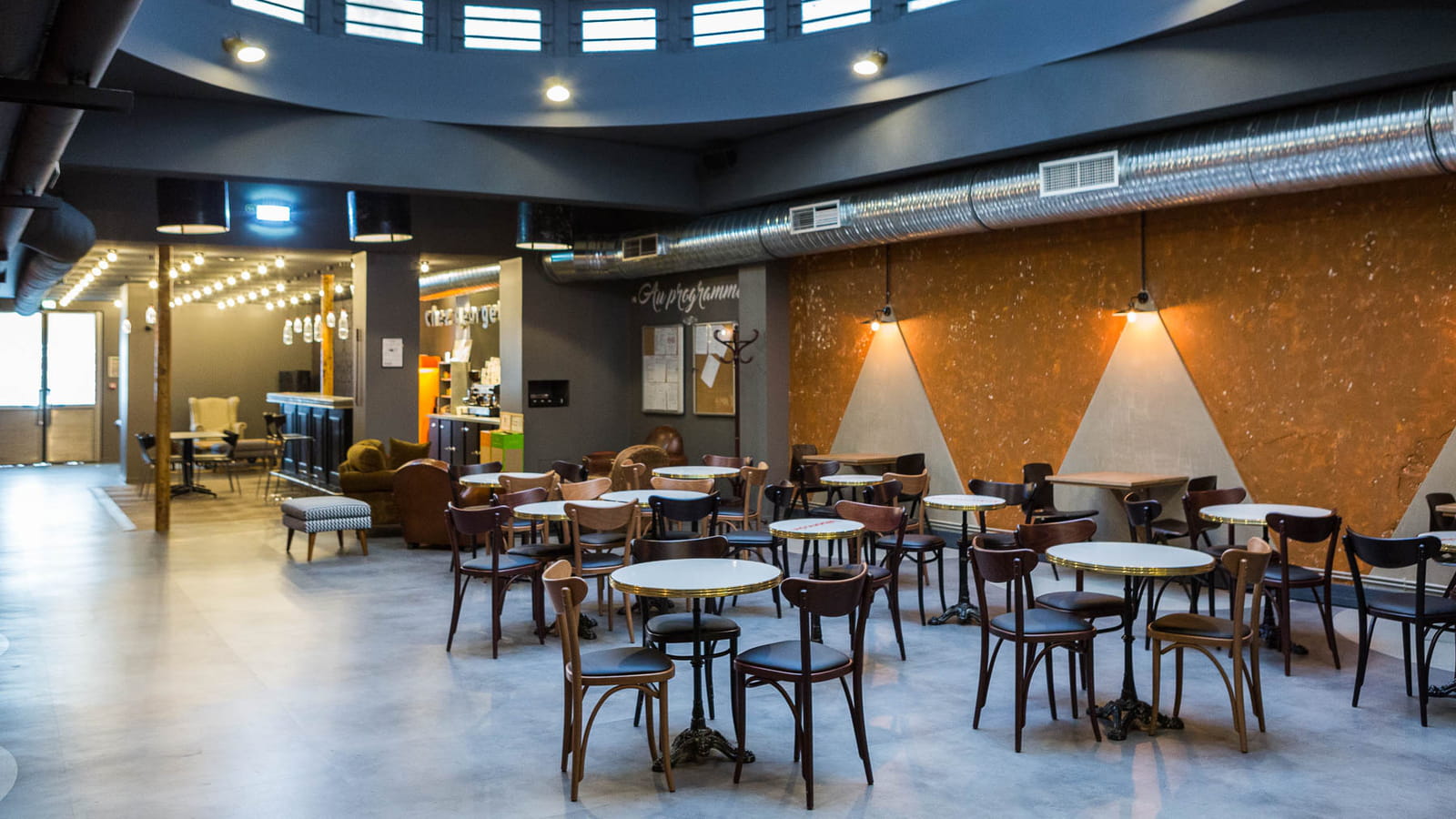 Ambiance café parisien