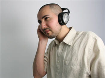 un casque peu discret, mais sobre et confortable