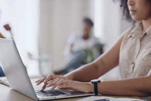 Pour sauver son poste, elle transf&egrave;re des centaines de mails sur sa bo&icirc;te perso, le litige arrive jusqu'au Conseil d'Etat