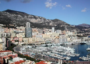 le port de monaco offre des réductions aux monégasques.