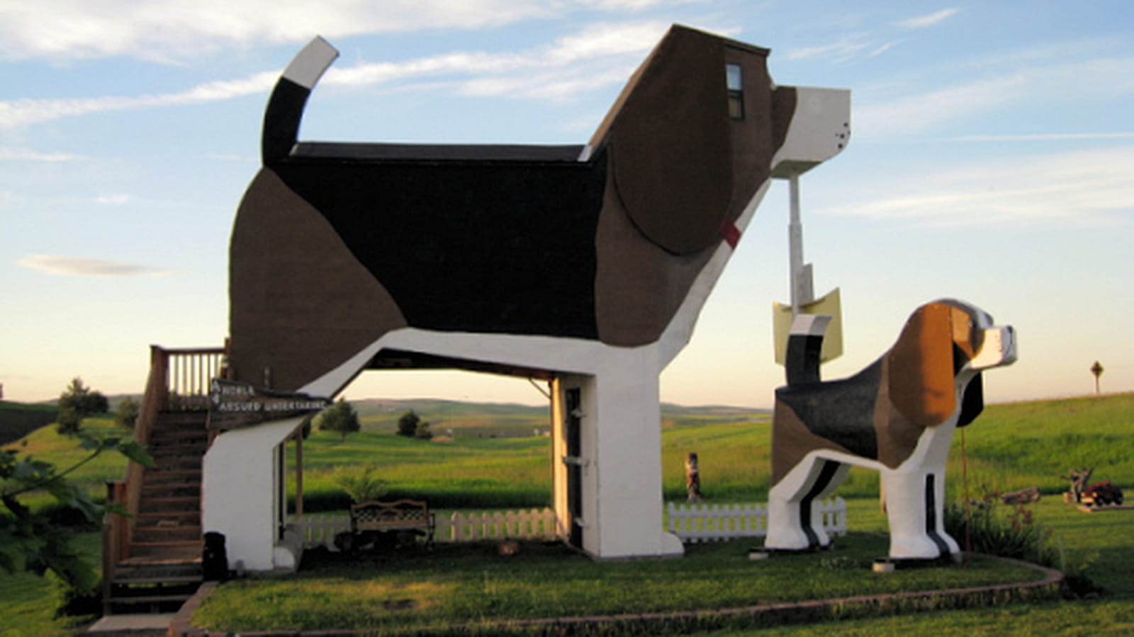 Dog Bark Park Inn