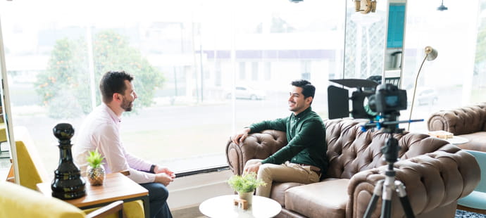 Film&eacute; pendant son entretien d'embauche, il r&eacute;clame la vid&eacute;o puis d&eacute;pose une plainte contre l'entreprise