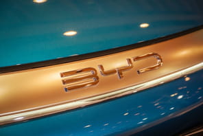 En hausse de 70%, les exportations d'automobiles chinoises d&eacute;ferlent sur le march&eacute; europ&eacute;en