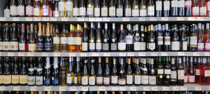 Trump menace des droits de douane de 100% sur les vins et champagnes fran&ccedil;ais