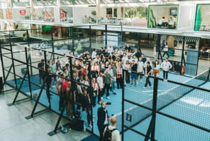 Le padel, nouvelle star du networking&nbsp;: "Il a g&eacute;n&eacute;r&eacute; 250&nbsp;000&nbsp;euros juste en r&eacute;seautant sur les terrains"