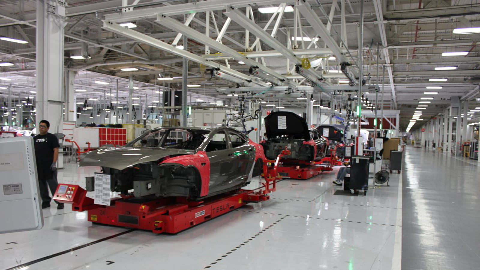Des Model S fraîchement peintes