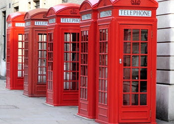 les célèbres cabines téléphoniques anglaises