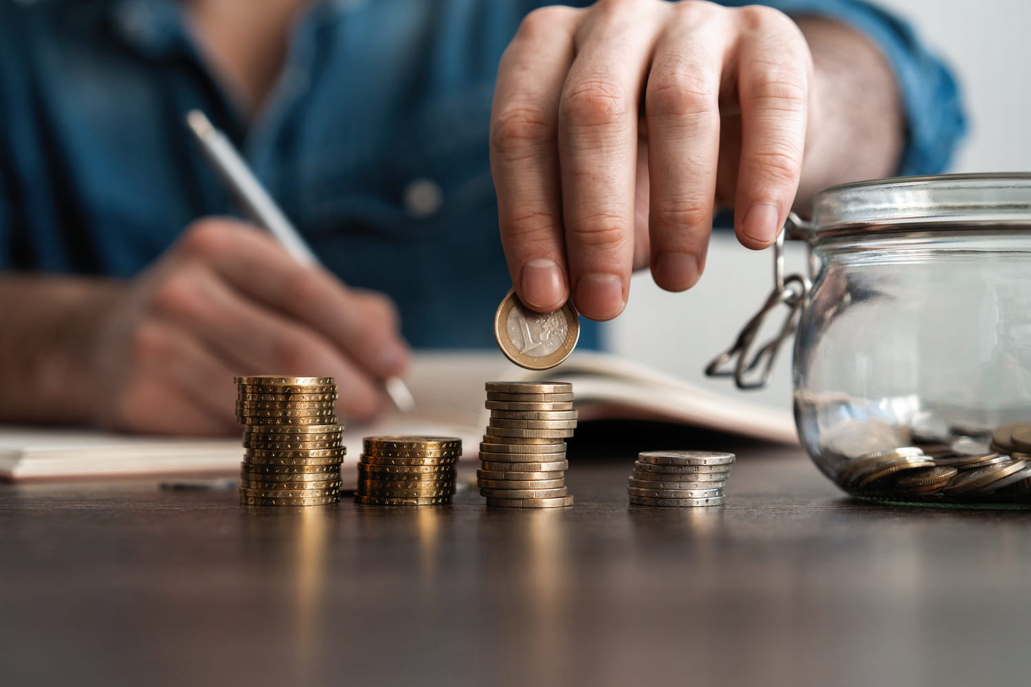 Monique Barbut envisage de financer l'adaptation au changement climatique via l'épargne des Français