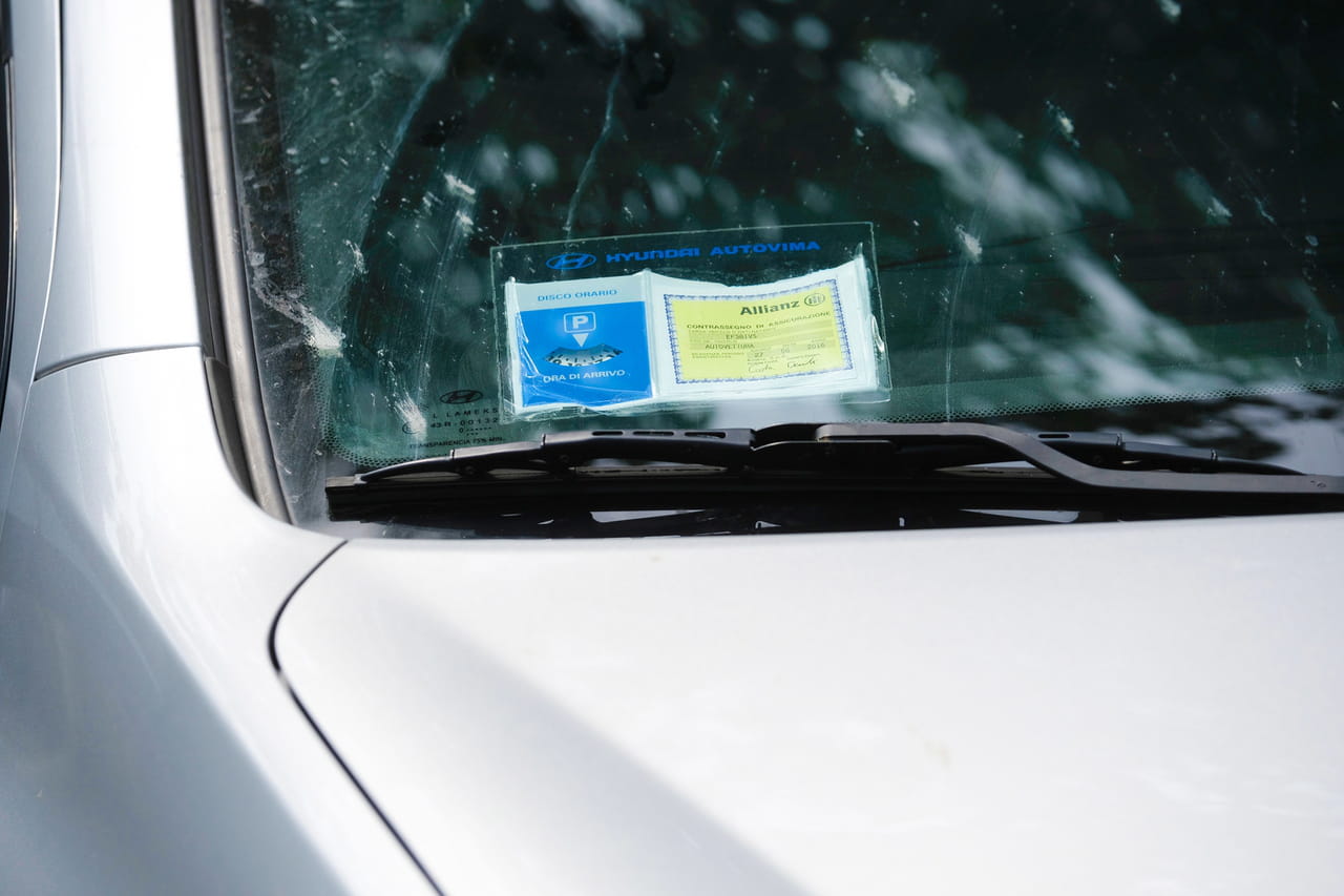 Vignette collection FFVE : critères, prix et comment demander la nouvelle étiquette pour votre véhicule ancien